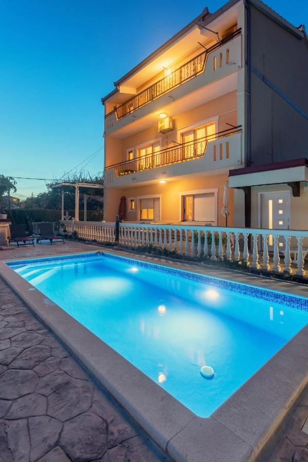 Apartments With A Swimming Pool Kastel Sucurac, Kastela - 21394 Экстерьер фото