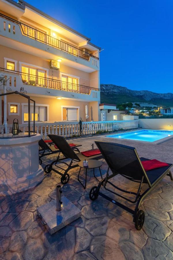 Apartments With A Swimming Pool Kastel Sucurac, Kastela - 21394 Экстерьер фото